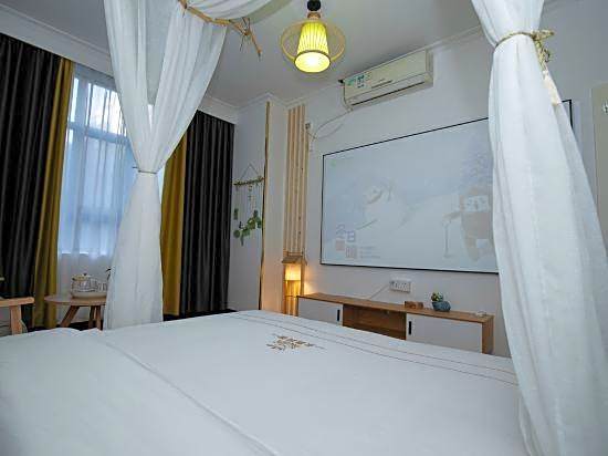 Yongjia Hotel (Guangzhou Sports West Metro Station)