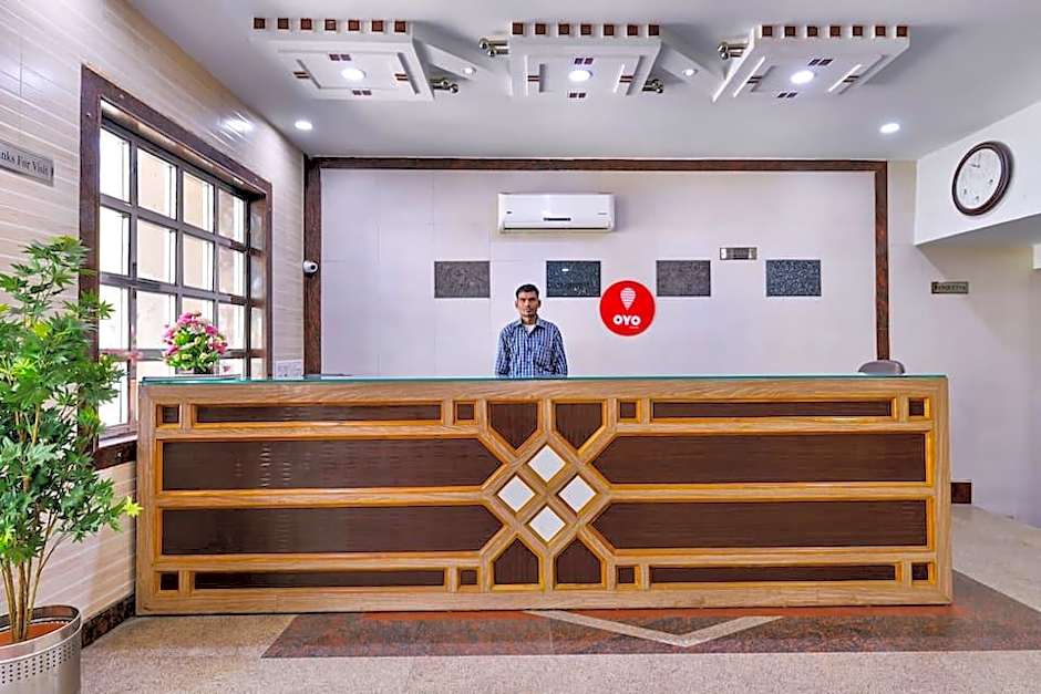 OYO 5539 Merit Hotel                                                                        