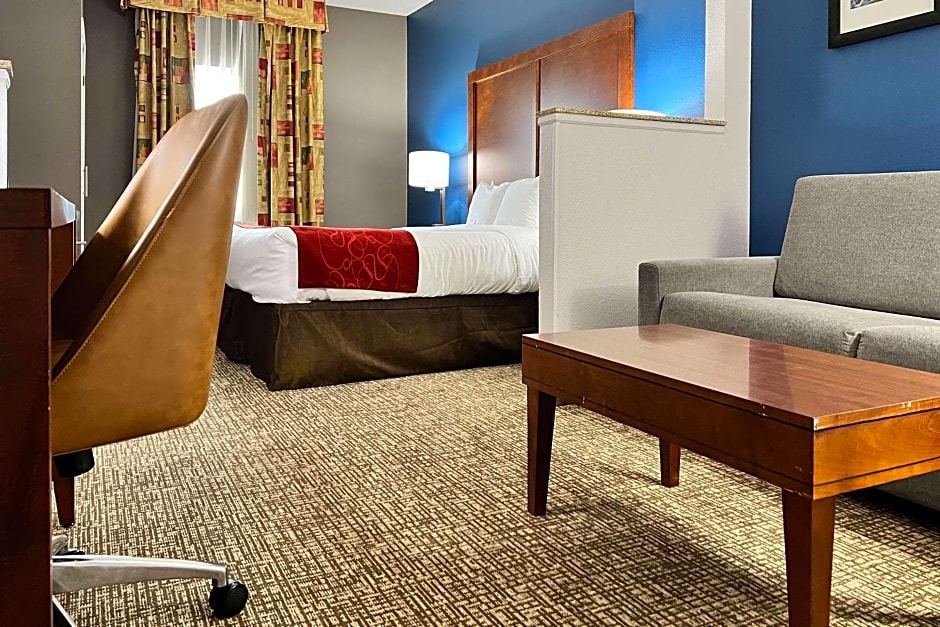 Comfort Suites Louisville East