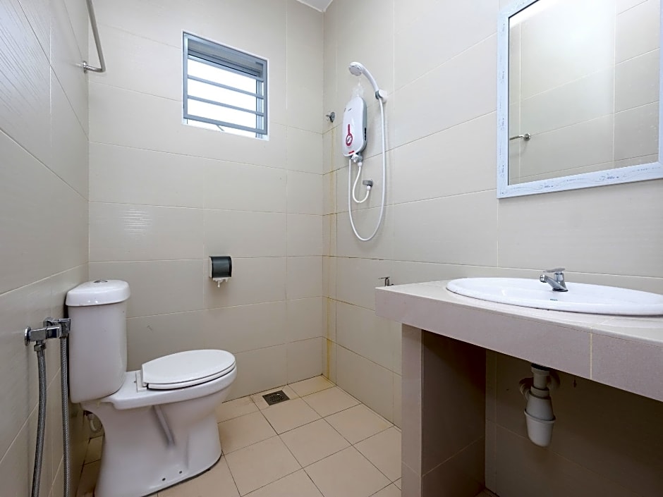 OYO 89877 Sun Triang Hotel