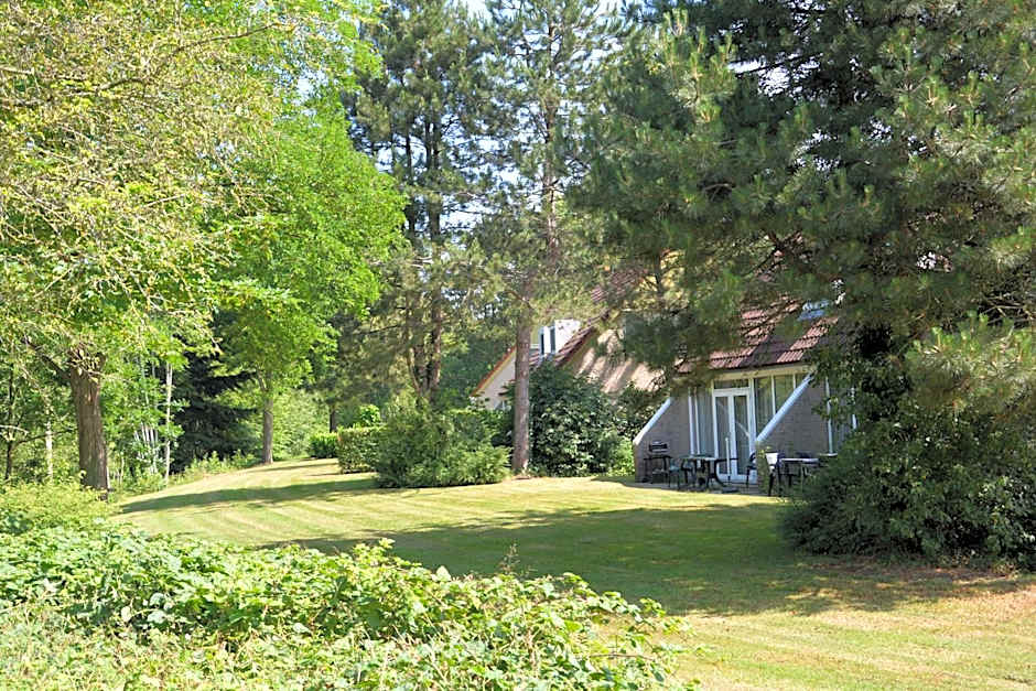 Vakantiehuis de Vennen in Vlagtwedde Parkeren voor de deur