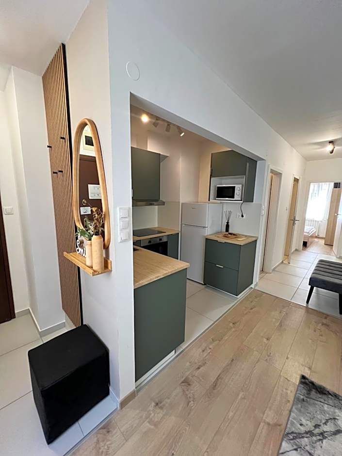 Maple Tree Budget Apartments