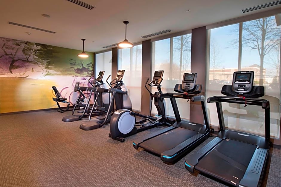 Courtyard by Marriott Atlanta Alpharetta/Avalon Area