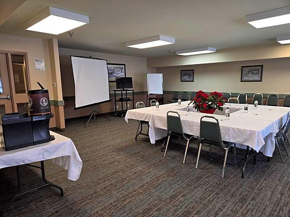 Super 8 by Wyndham Swan River MB