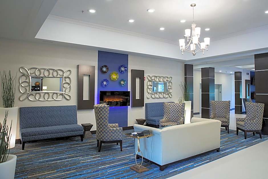 Holiday Inn Express and Suites Edwardsville By IHG