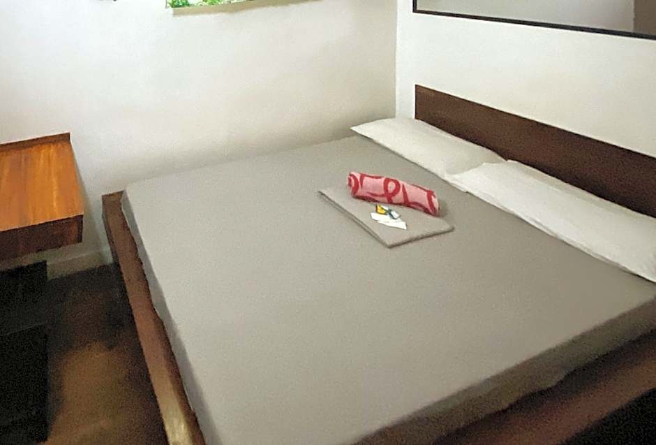 RedDoorz @ Sukitel Budget Hotel Nasugbu