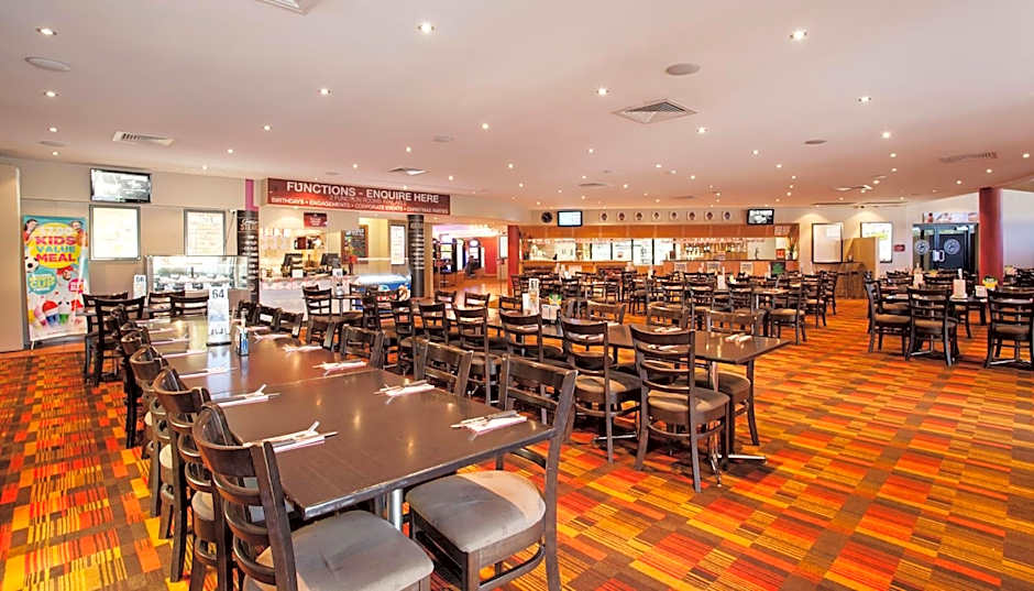 Nightcap At Balaclava Hotel