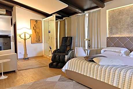 King Suite with Spa Bath