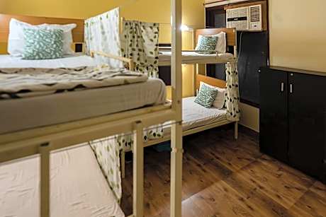 4 Bed Mixed Dorm