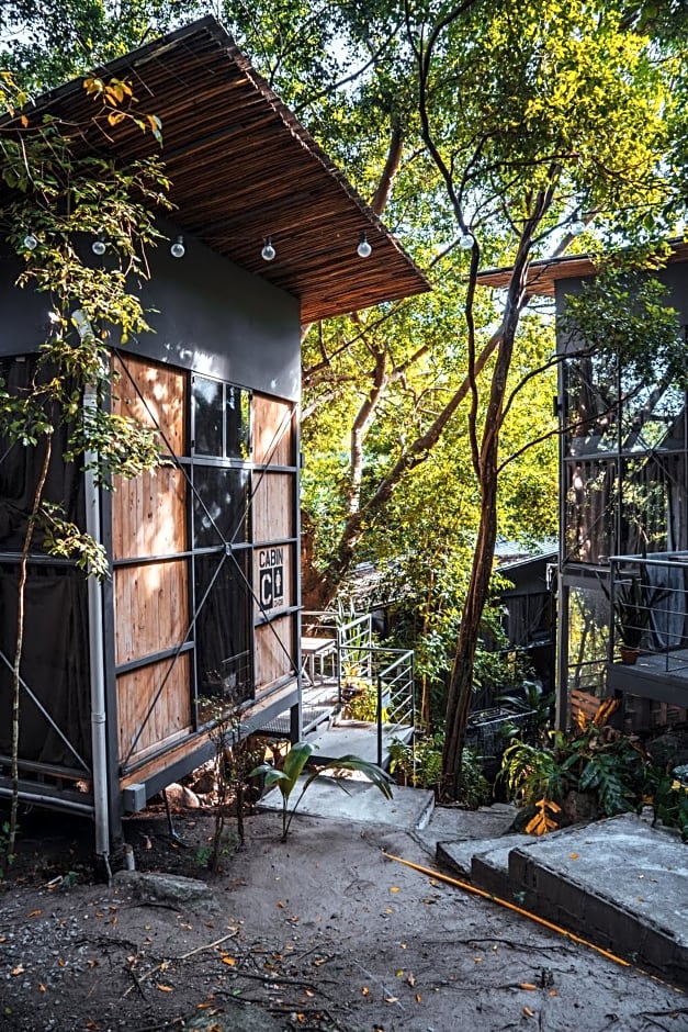 Warehouse Hostel Koh Tao