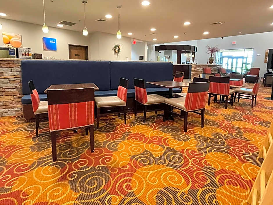 Comfort Suites Altoona North