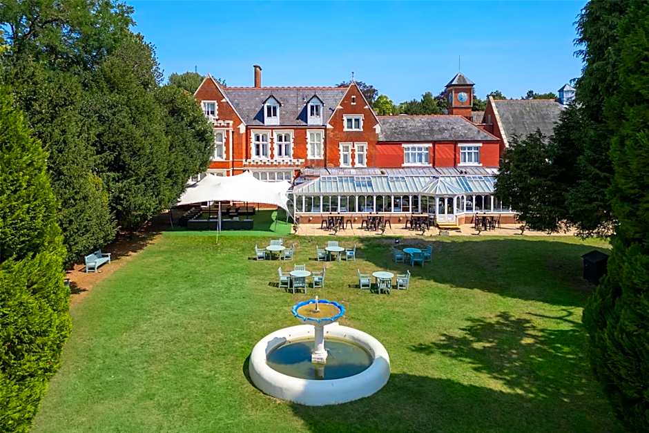 DoubleTree by Hilton St. Anne's Manor