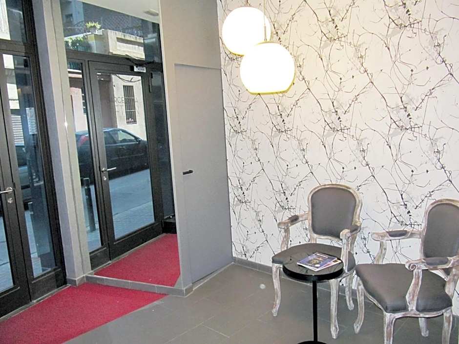 Barcelona Fifteen central Aparthotel