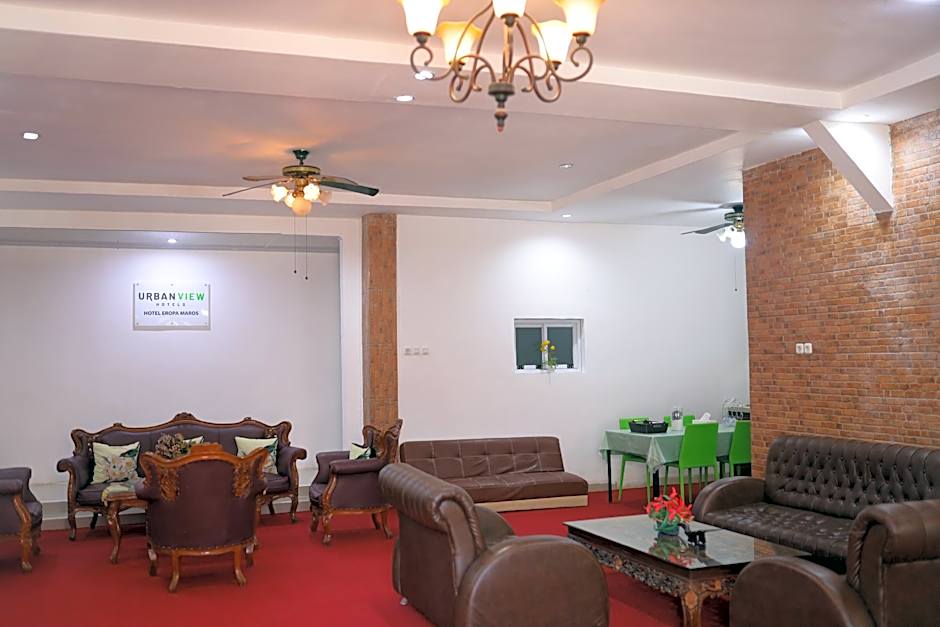 Urbanview Hotel Eropa Maros near Sultan Hasanuddin Airport by RedDoorz