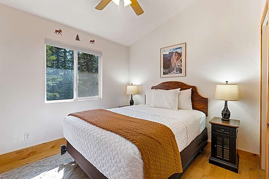 Duck Creek Village Inn