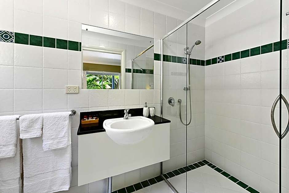 Azura Beach House B&B