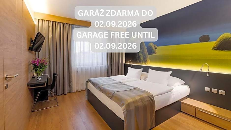 Expo Hotel