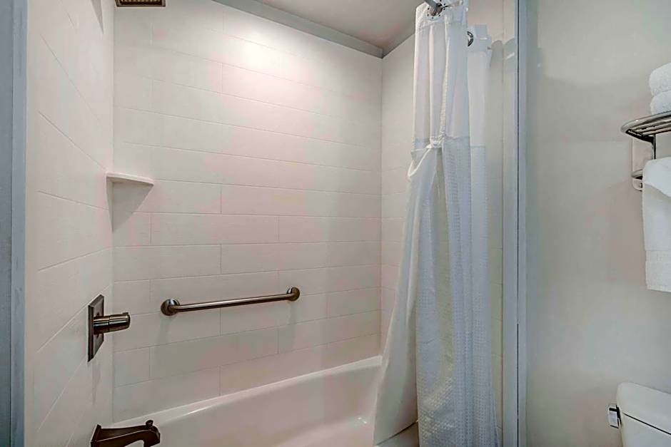 Best Western Plus Gardena Inn & Suites