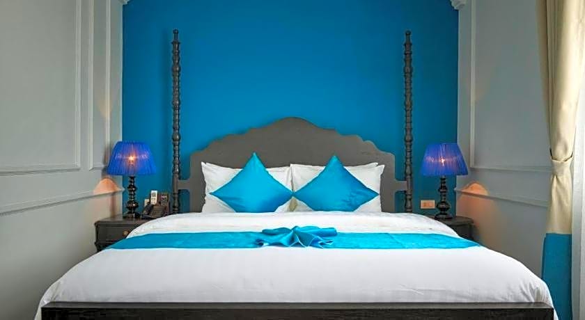 Manoir Des Arts Hotel