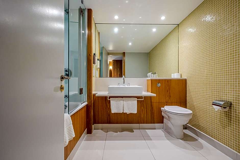 The Runnymede-On-Thames