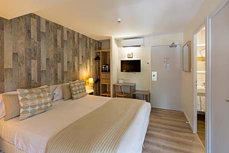 Comfort Room with Balcony
