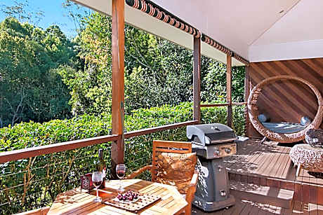 Valley View One-Bedroom Cottage with Hot Tub