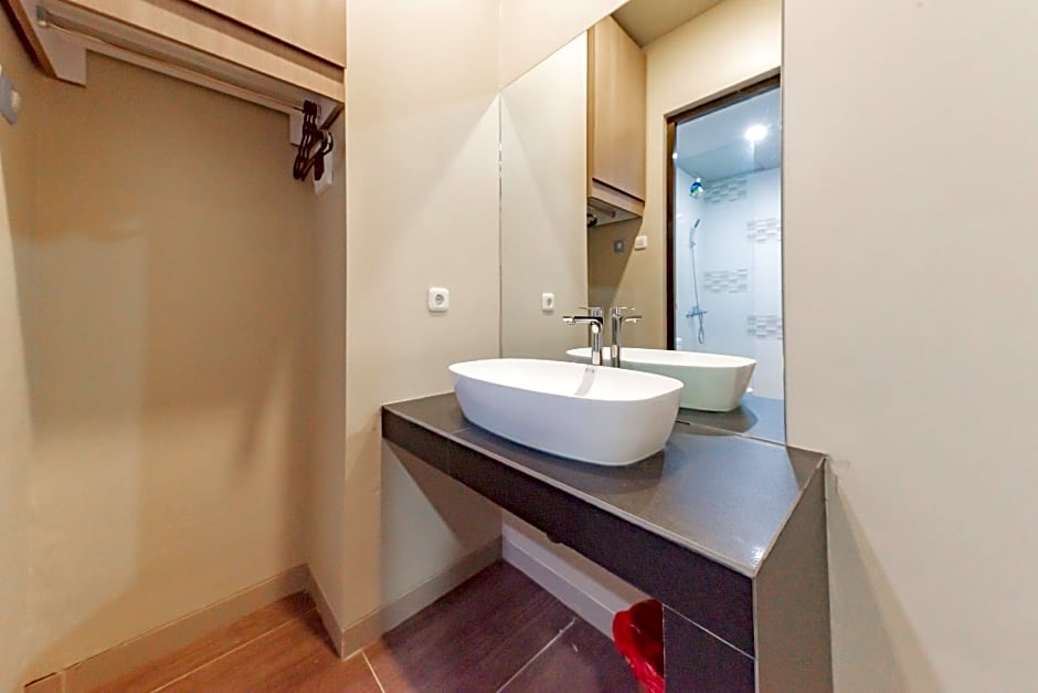 Sans Hotel Berau Square