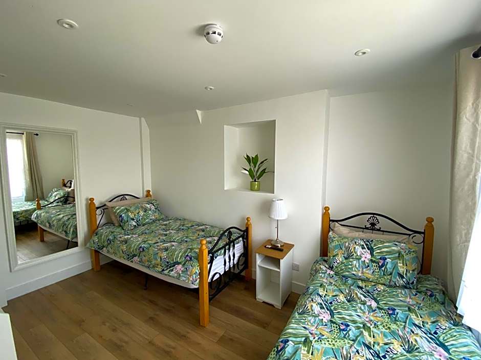 The Prince Albert, Whitton