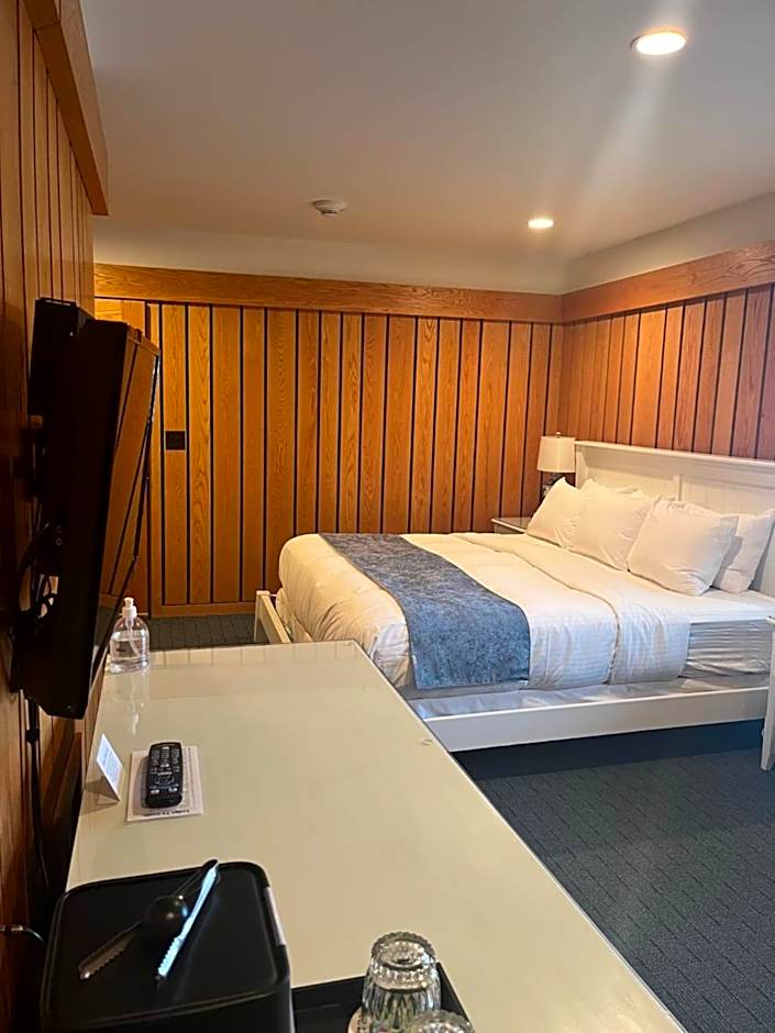 The Leland Lodge