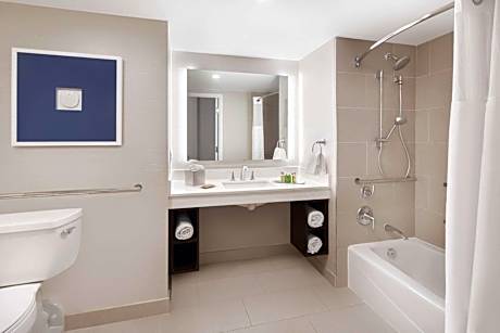 Queen Room - Disability Access