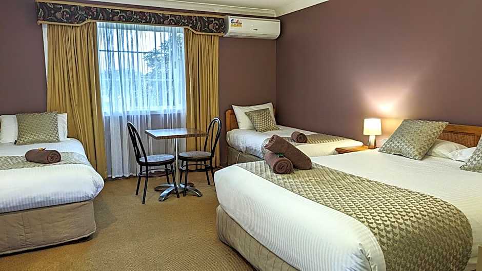 Highlands Motor Inn