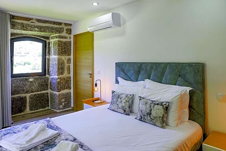 Casa d'Henrique Retreat Pool and Spa