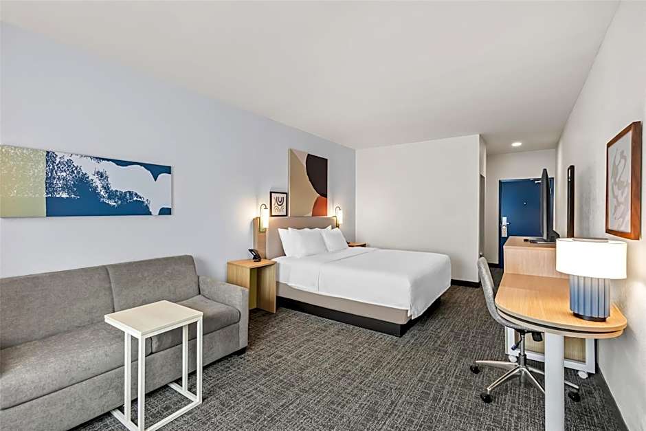 Spark by Hilton Duluth