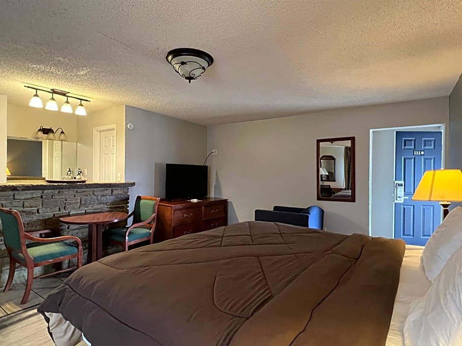 Ozark Inn & Suites