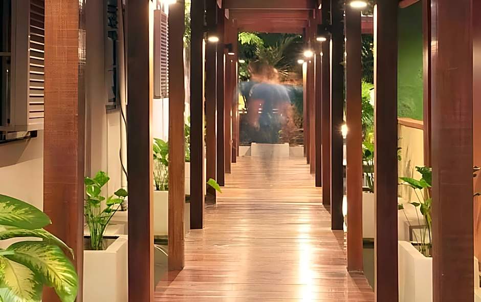 Grand Zuri Duri Hotel