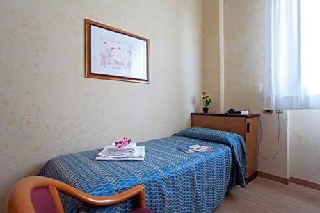 Single Room with Kitchenette