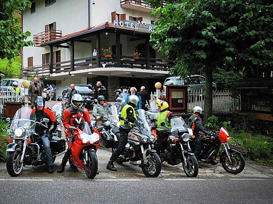 Hotel Ristorante Sassi Rossi