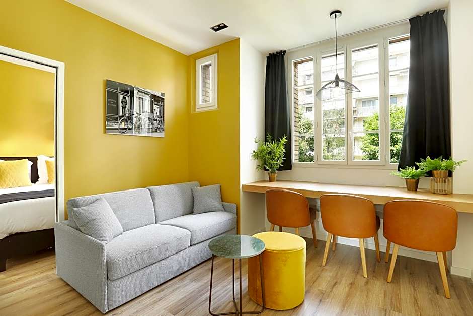 YAYS Paris Zola by Numa