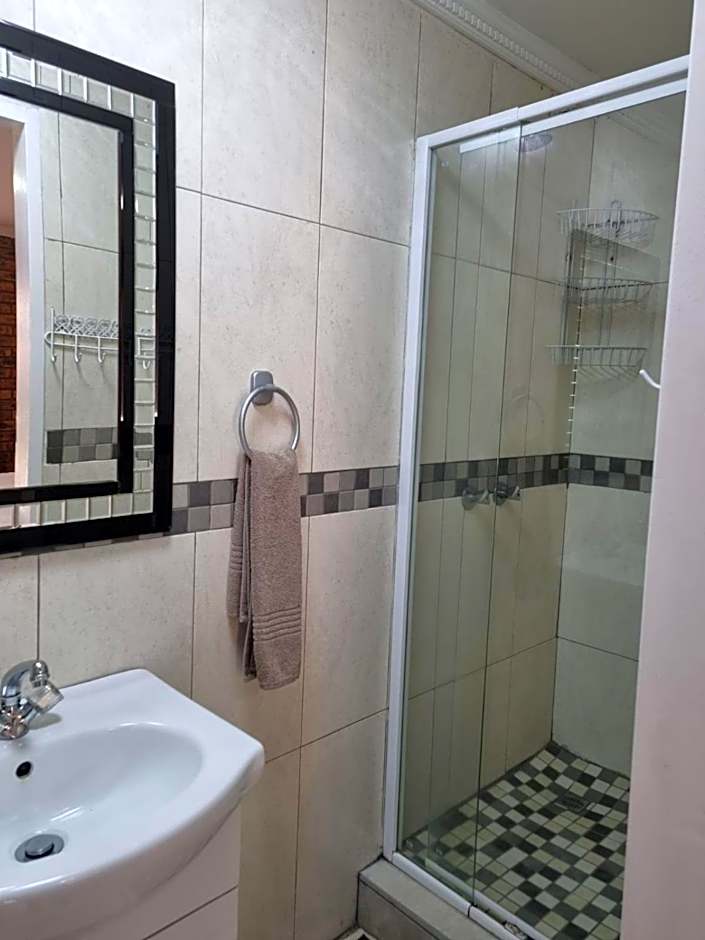 Airport Inn Bed and Breakfast