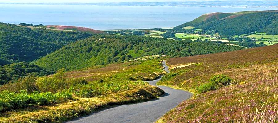 Stones Hotel and Bar