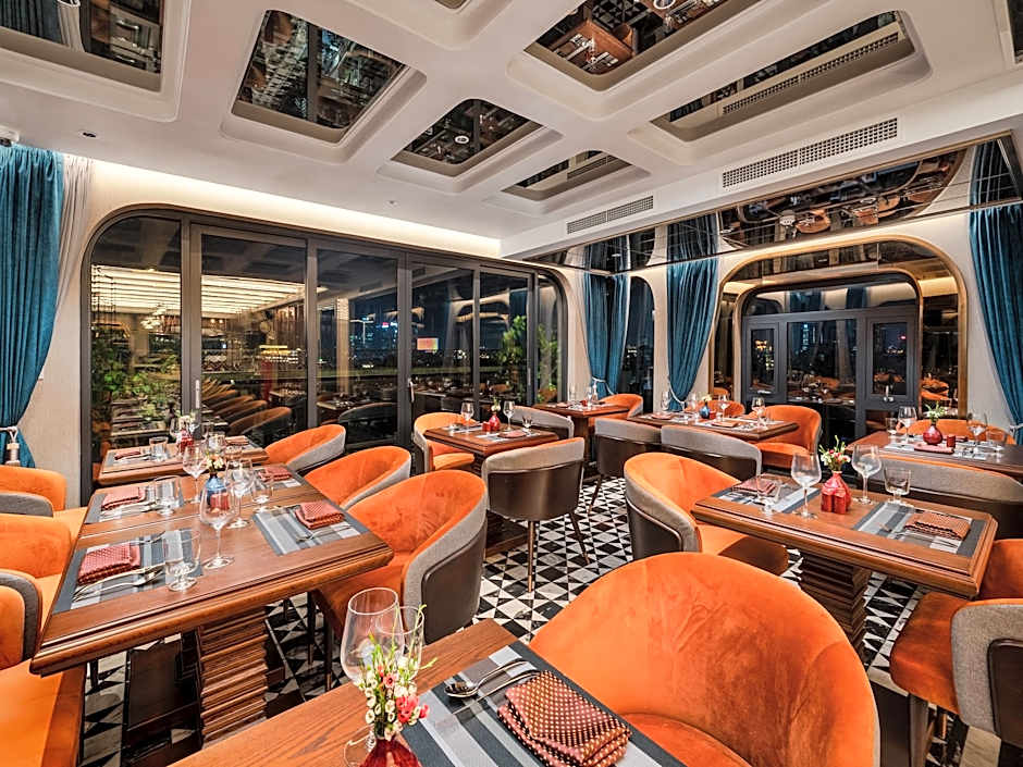 Peridot Gallery Classic Hotel