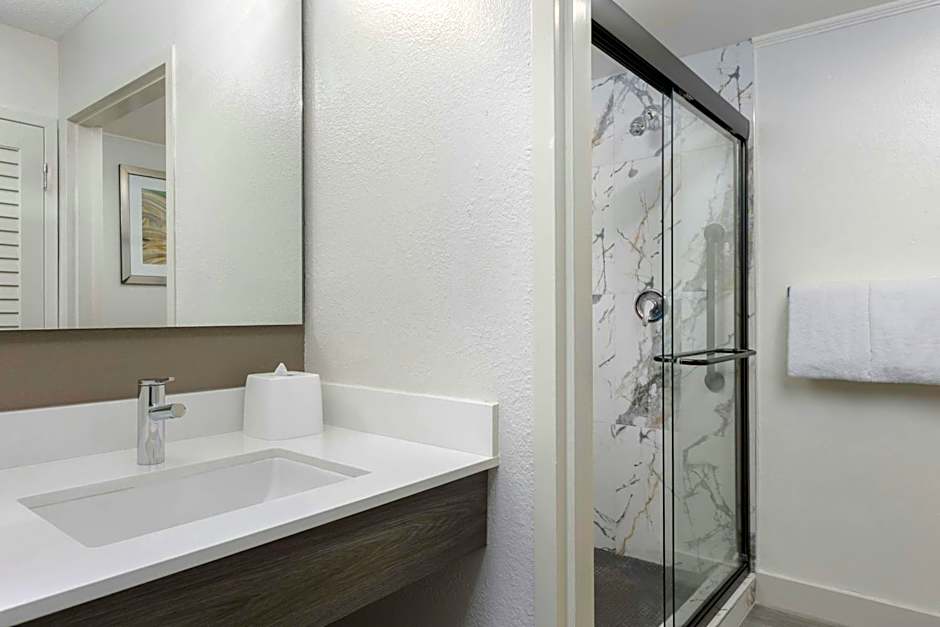 Courtyard by Marriott Houston Rice University