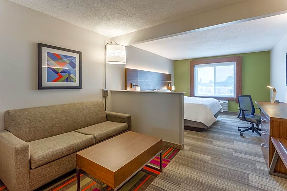Holiday Inn Express Hotel & Suites Burlington By IHG