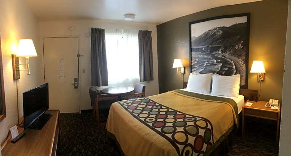 Super 8 by Wyndham Fort Bragg