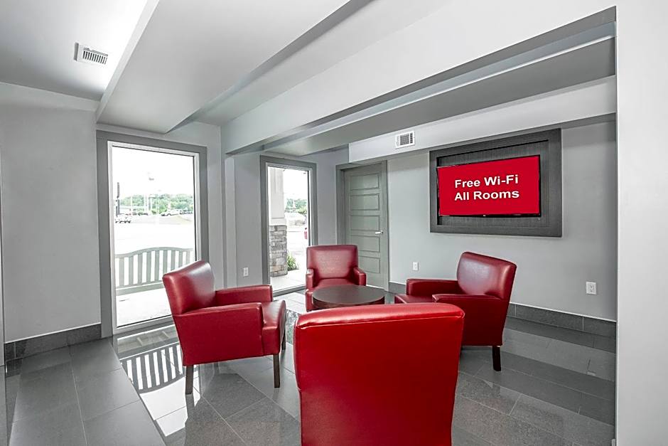 Red Roof Inn & Suites Calhoun