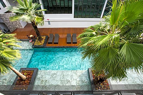 Triple Room with Pool View
