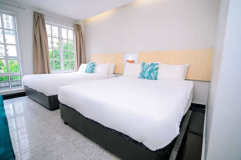 Swing & Pillows - Subang SS15