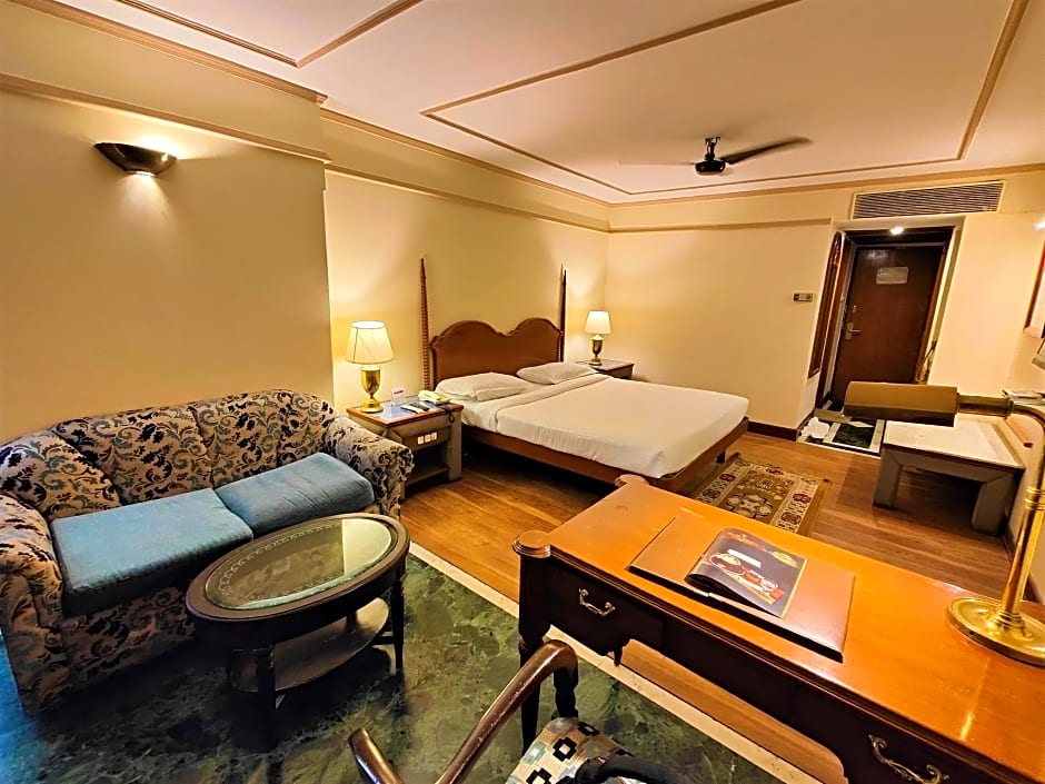 Hotel Tuli International