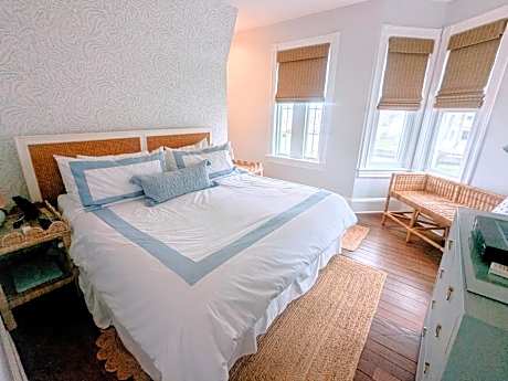Suite with Lake View