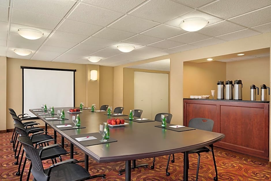 Crowne Plaza Englewood By IHG